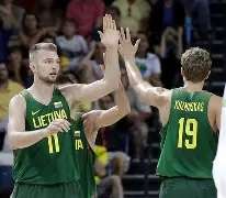 立陶宛男篮横扫奇才，约基奇惊艳世界