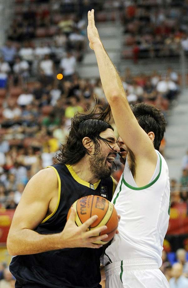 巴西男篮完胜意大利男篮,丹尼·格林三分雨点燃全场 巴西男篮完胜意大利男篮,丹尼·格林三分雨点燃全场