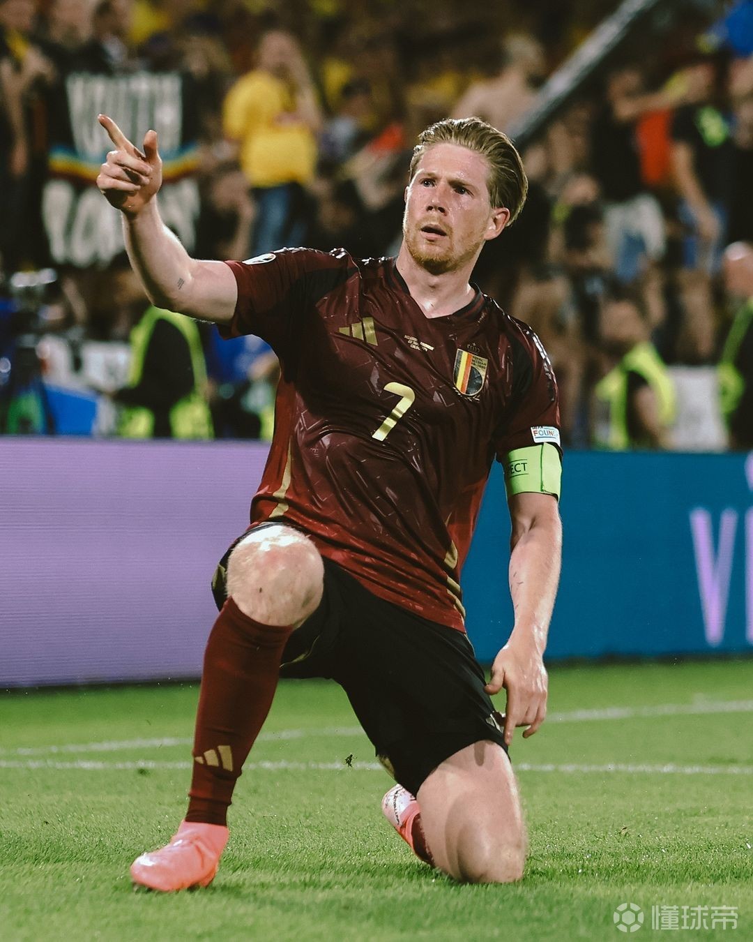 波兰险胜莱比锡红牛,德布劳内统治全场 波兰险胜莱比锡红牛,德布劳内统治全场