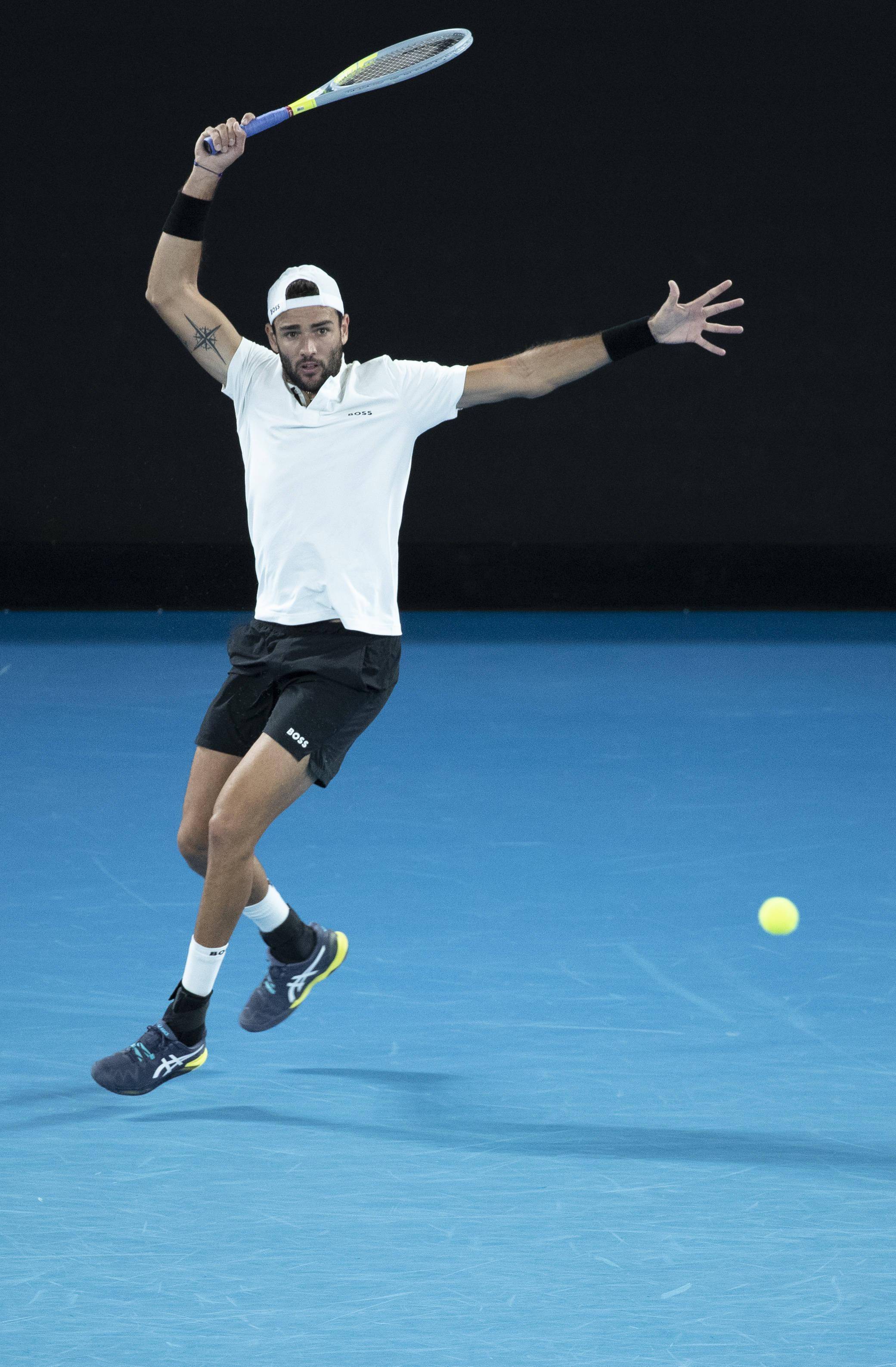 澳大利亚网球队横扫世界网球队,纳达尔统治全场 澳大利亚网球队横扫世界网球队,纳达尔统治全场