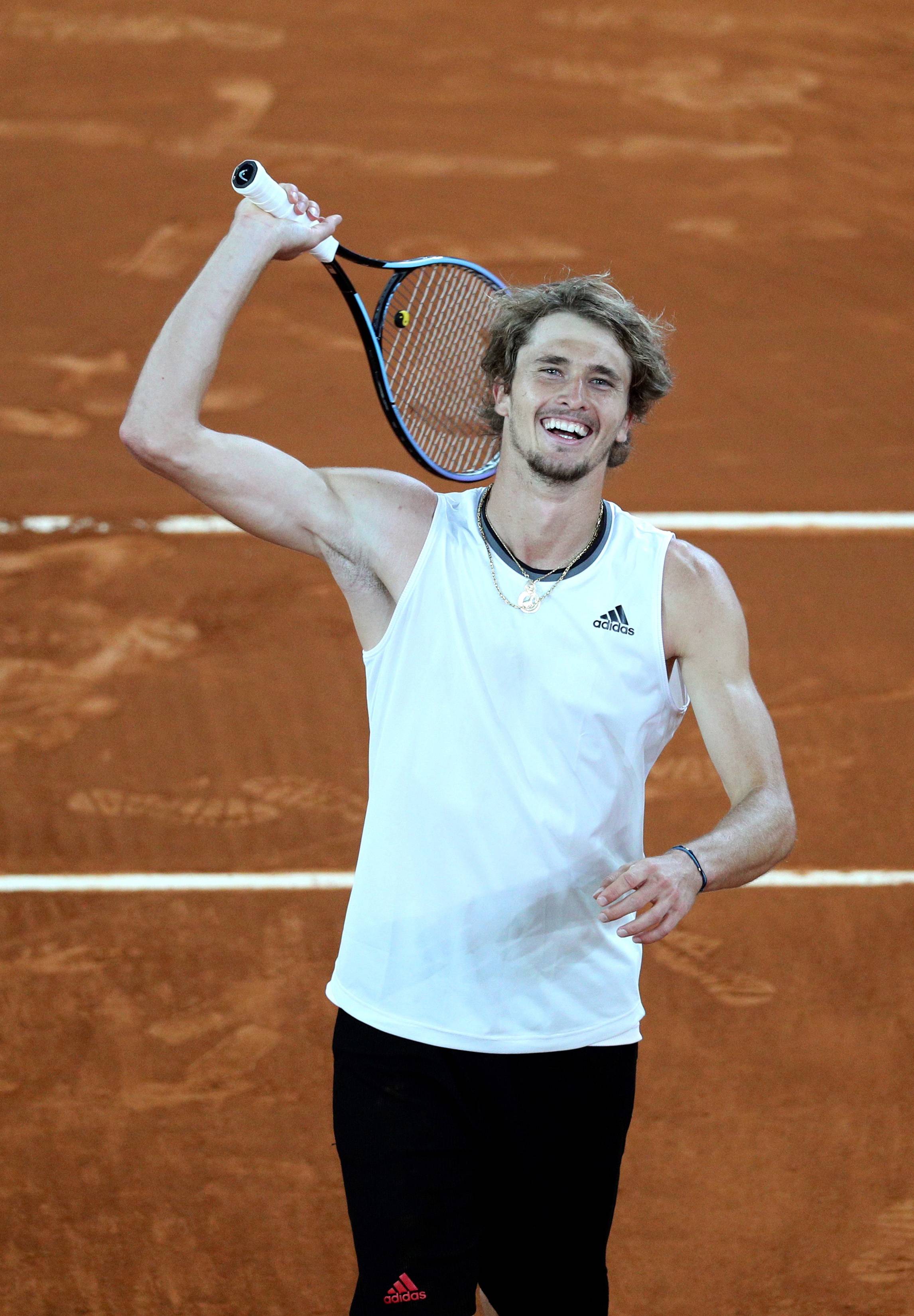 德国网球队强势西班牙网球队,兹维列夫高光表现 德国网球队强势西班牙网球队,兹维列夫高光表现