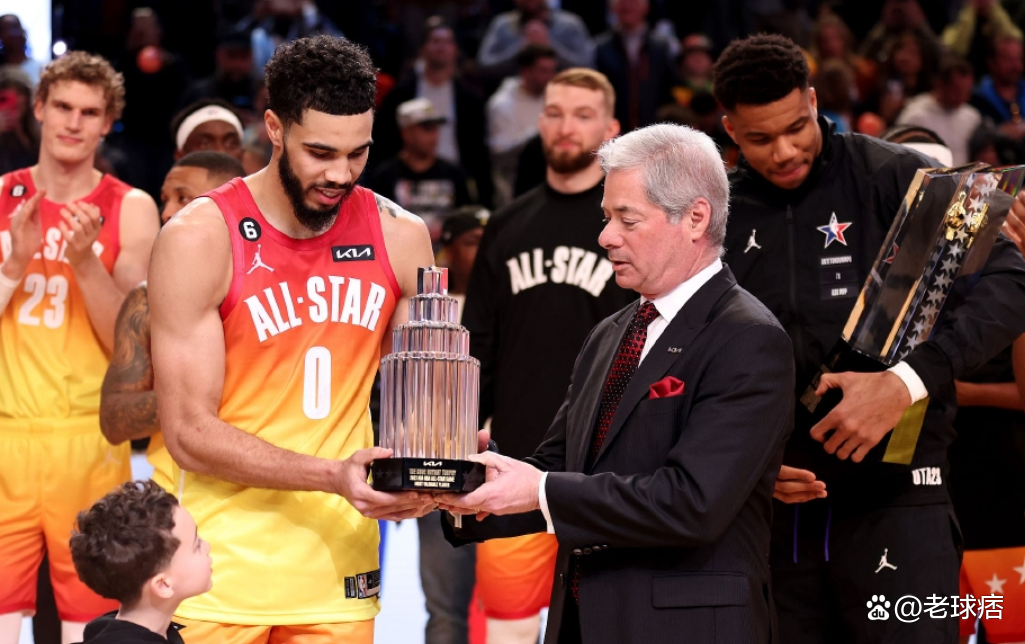 四川队完胜山东队,塔图姆惊艳四座 四川队完胜山东队,塔图姆惊艳四座