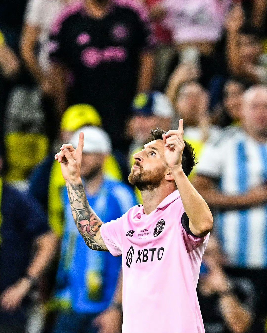 那不勒斯轻取曼联,梅西刷新纪录 那不勒斯轻取曼联,梅西刷新纪录