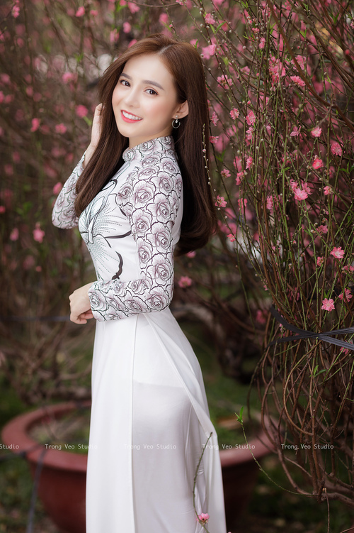 寒门学霸逆袭夜，哈斯零分车队的极限反杀与汉密尔顿的魔术时刻