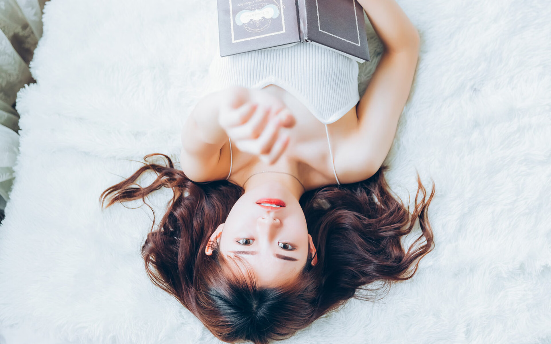 足球世界惊喜连连，哥斯达黎加轻取摩纳哥创冷门，哈兰德梦幻首秀在意甲焦点战接管比赛